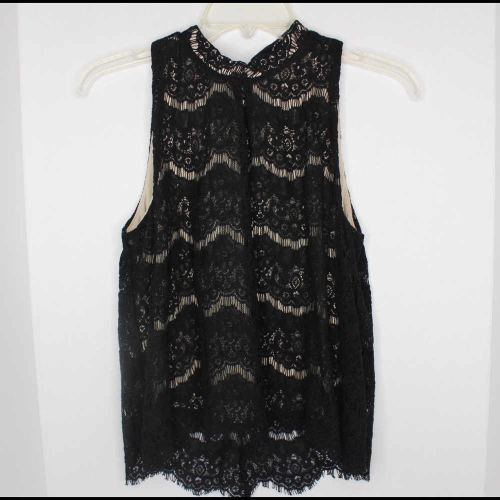 Love Fire Mock neck Lace sleeveless blouse